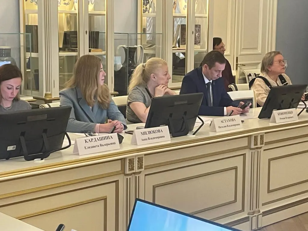 Смольный, депутаты и бизнес сели за один стол обсудить законопроект об НТО